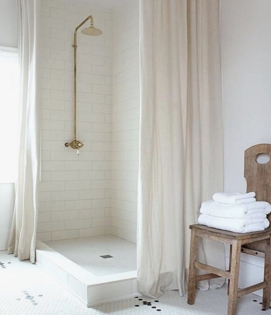 Душевая кабина с занавеской