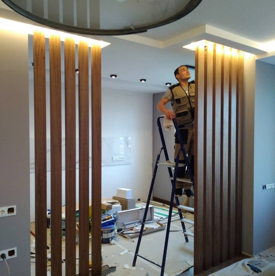 Дизайнерские крючки в шкаф