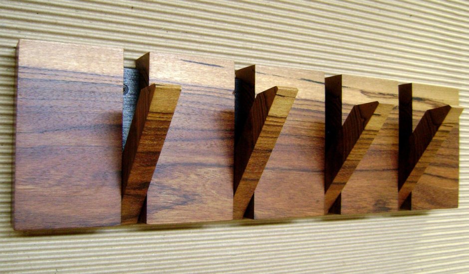 Прихожая с рейками