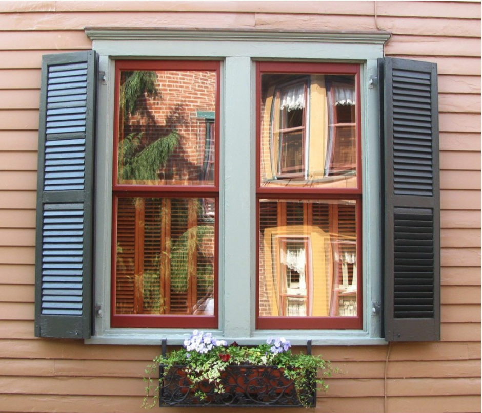 Окно в доме снаружи