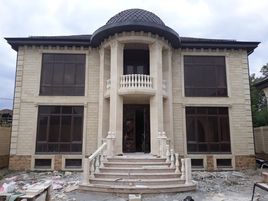 Облицовка фасада дагестанским камнем