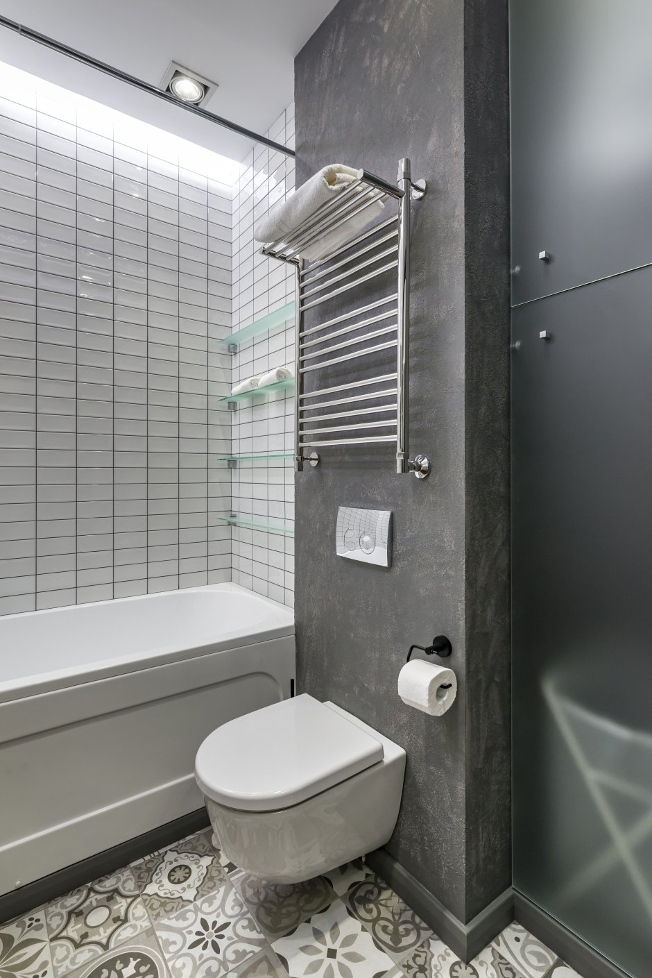 Полотенцесушитель электрический над унитазом