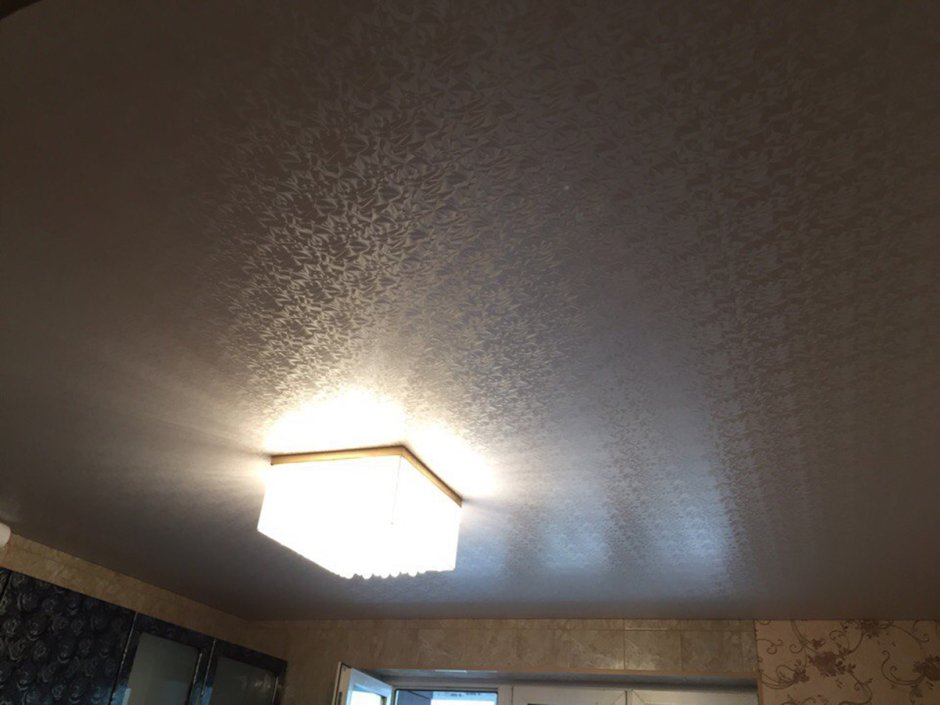 Рифленые натяжные потолки
