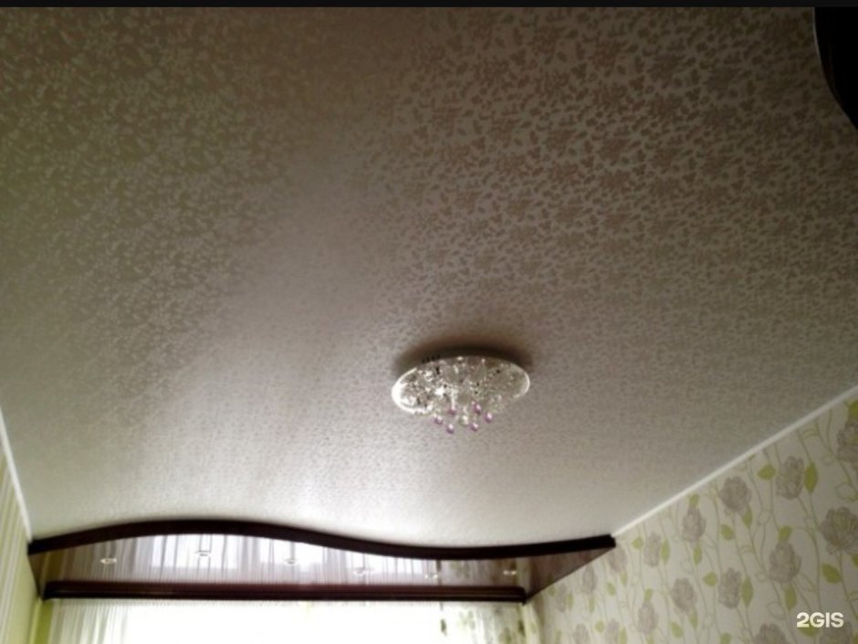 Матовый фактурный натяжной потолок