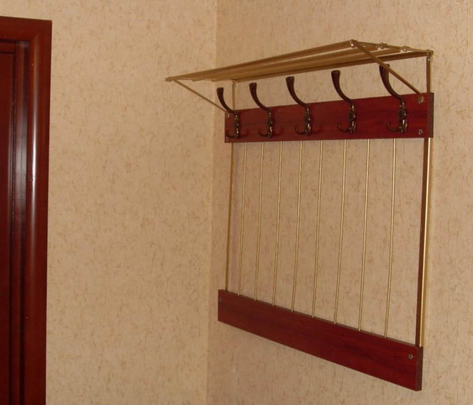 Вешалка из амбарной доски