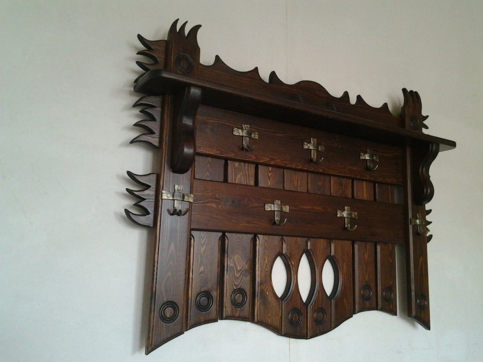 Красивые вешалки в прихожую из дерева