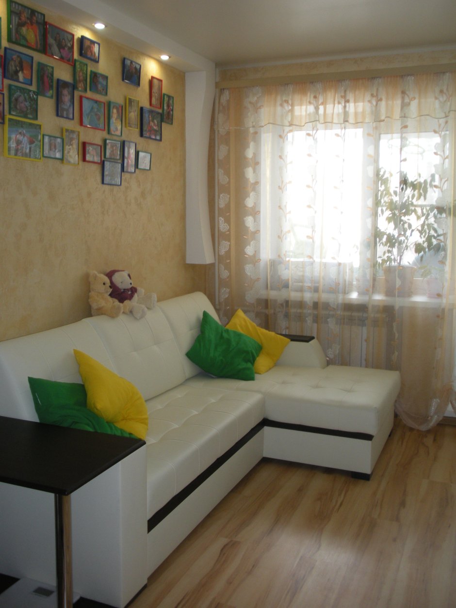 Угловой диван в однушке