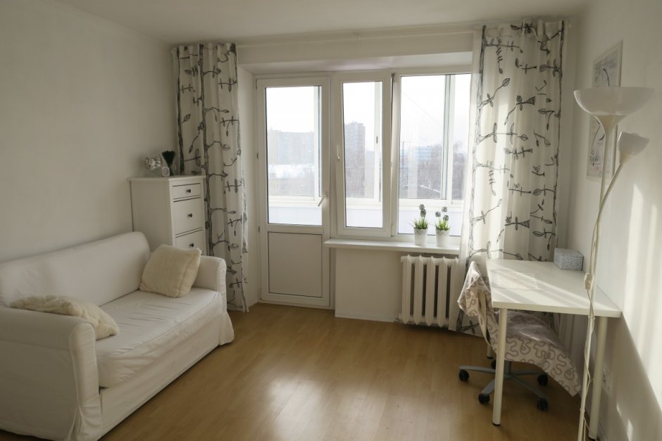 Однокомнатная угловая хрущевка с двумя окнами