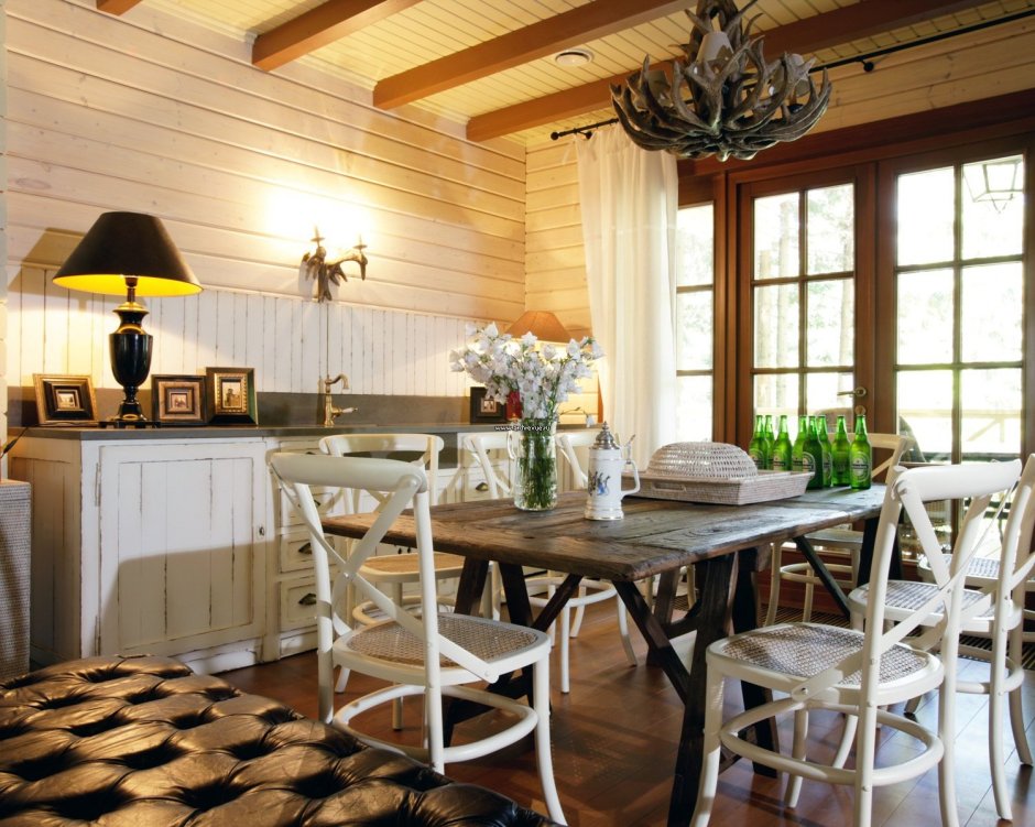 Деревянный дом в стиле Прованс внутри