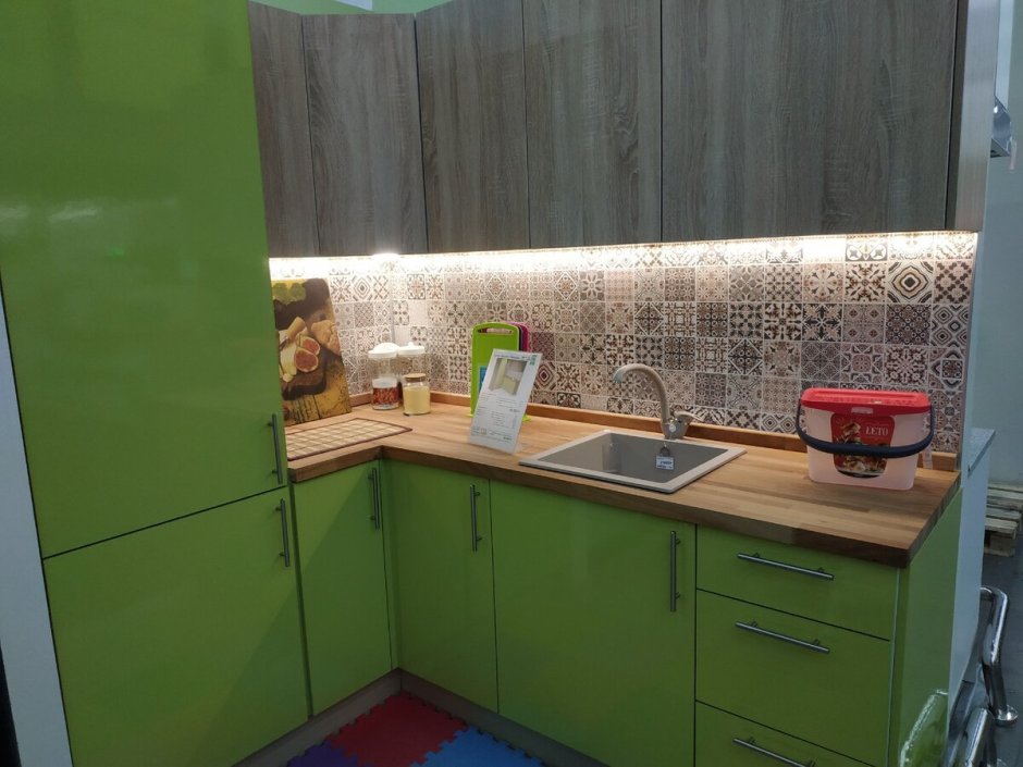 Кухня Леруа Нэнси мята