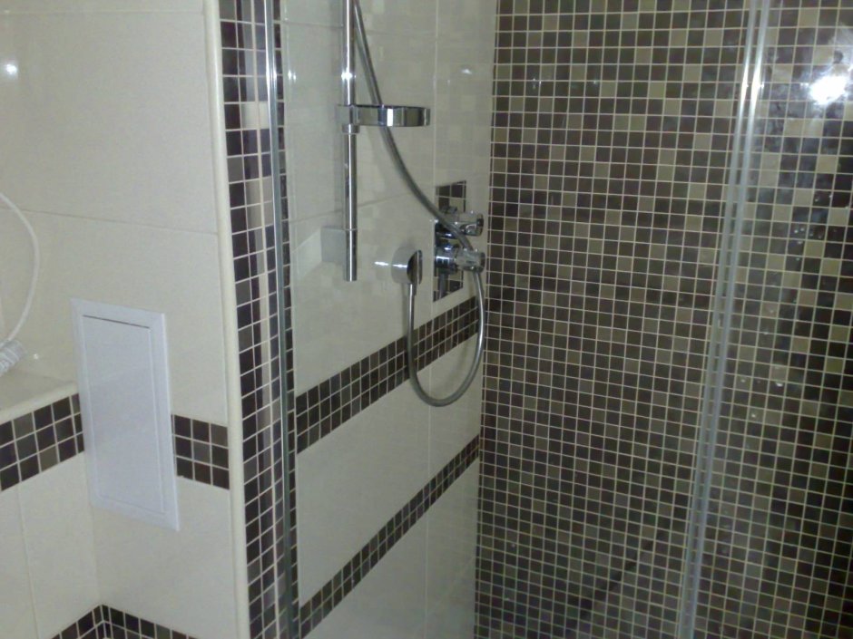 Спрятать трубы в душевой