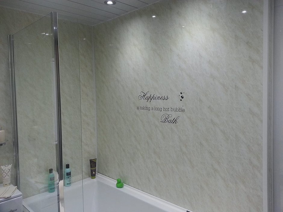 Отделка ванной комнаты пластиковыми панелями под мрамор