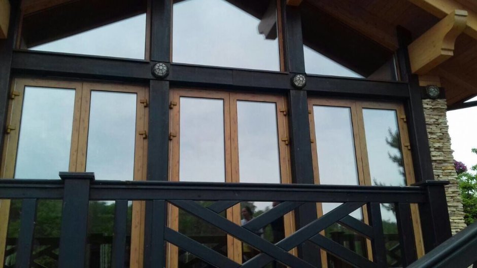 Тонированные пластиковые окна