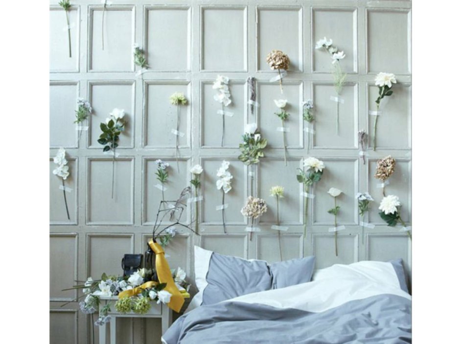 Декоративная стена с цветами