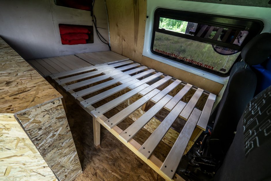 Кемпер с кухней сзади прицеп