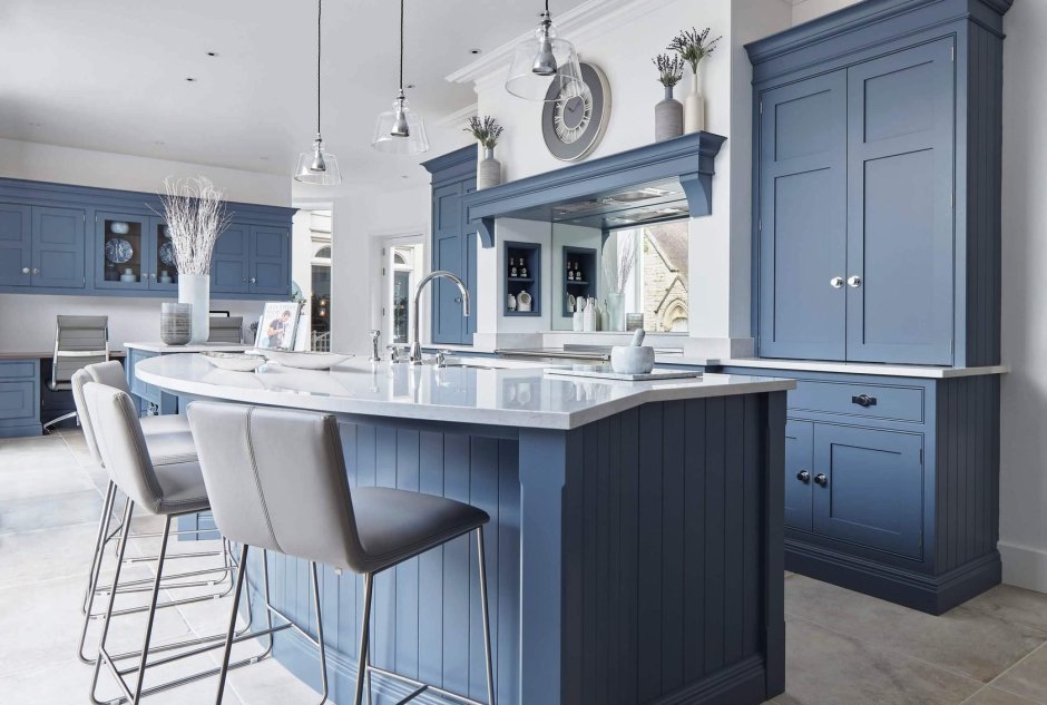 Интерьер кухни в серо голубых тонах