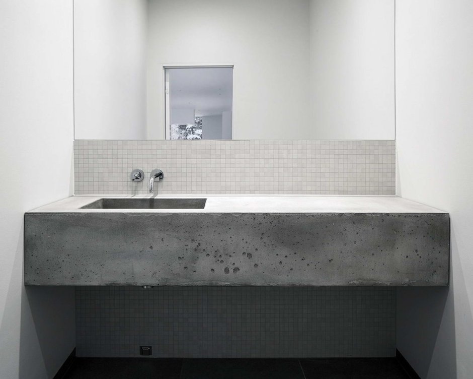 Раковина Ваби Саби микроцемент щелевой слив