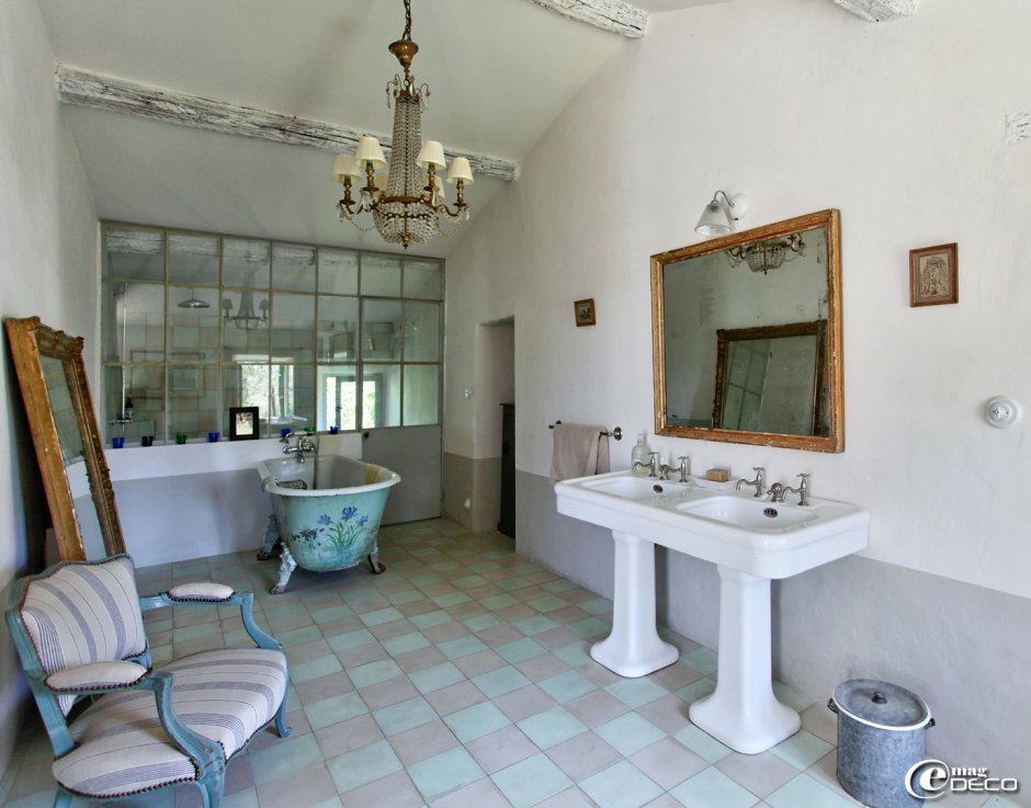 Старая ванная комната