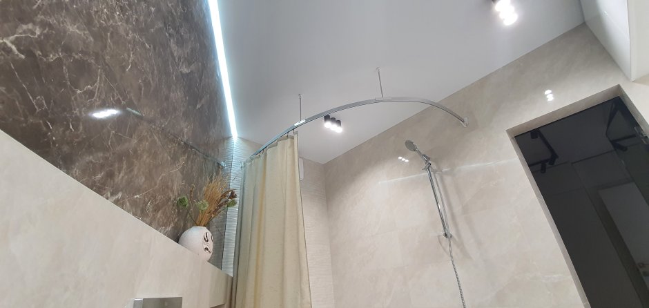 Шторка для ванной в потолок