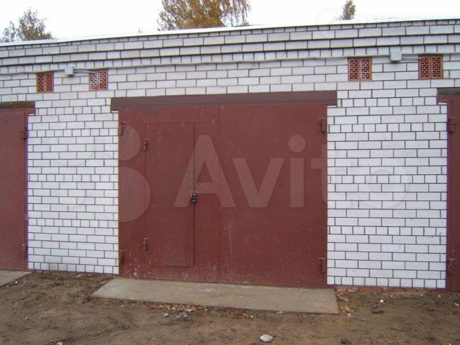 Кирпичный гараж