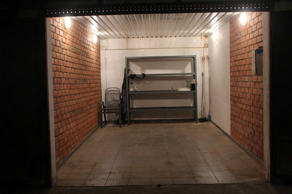 Красивый гараж из кирпича