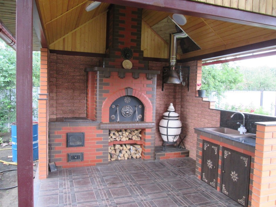 Зимняя беседка с мангальной зоной