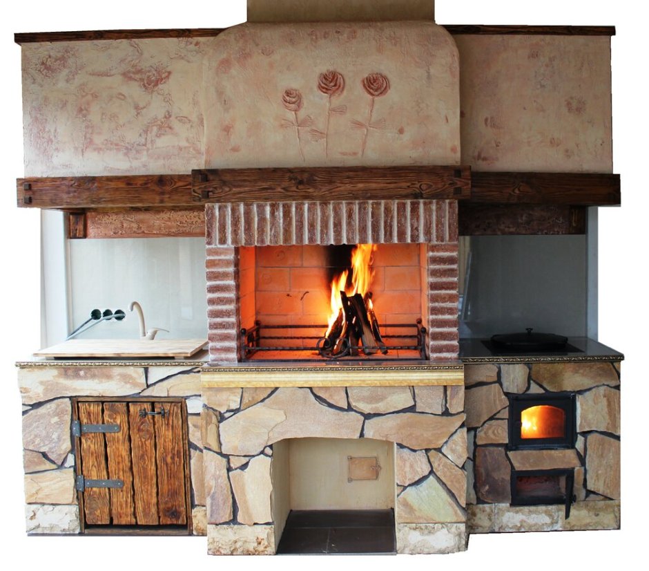 Камин с барбекю в доме