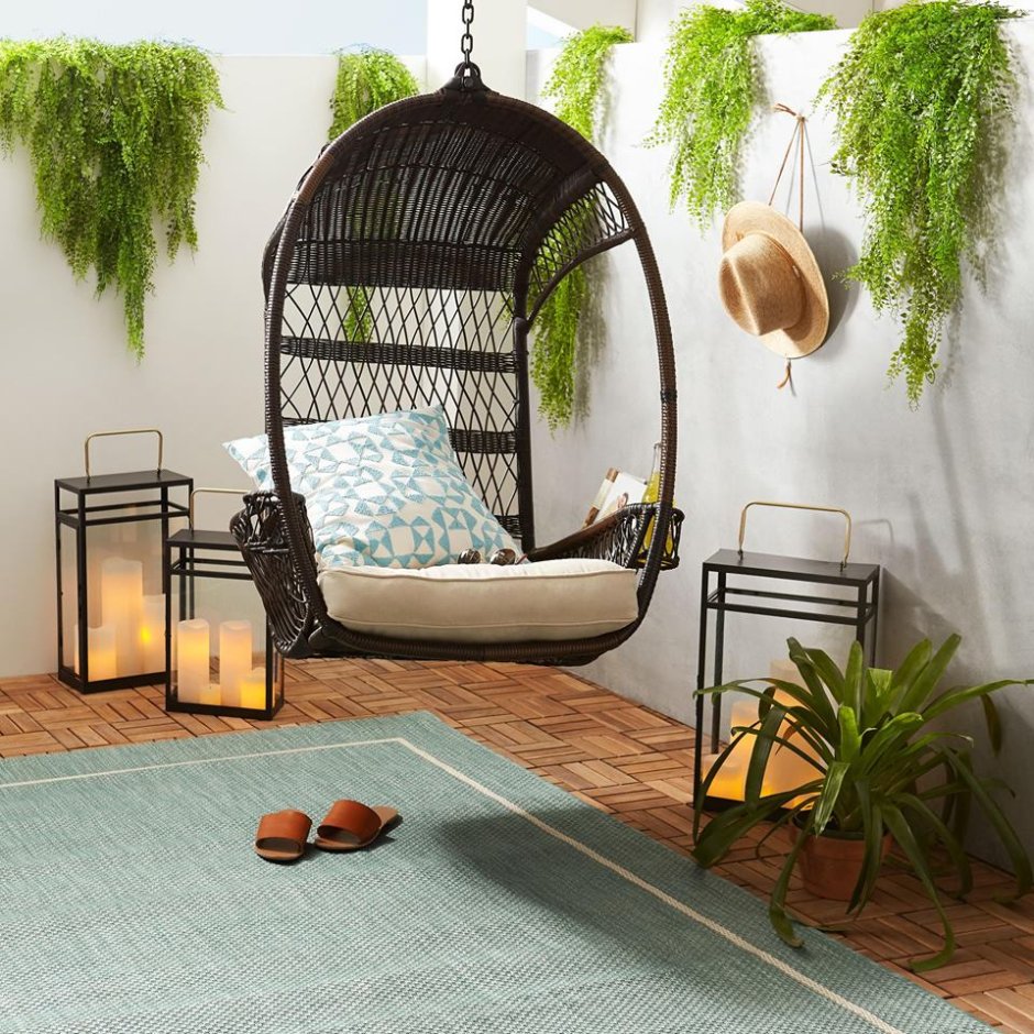 Беседка с подвесными креслами