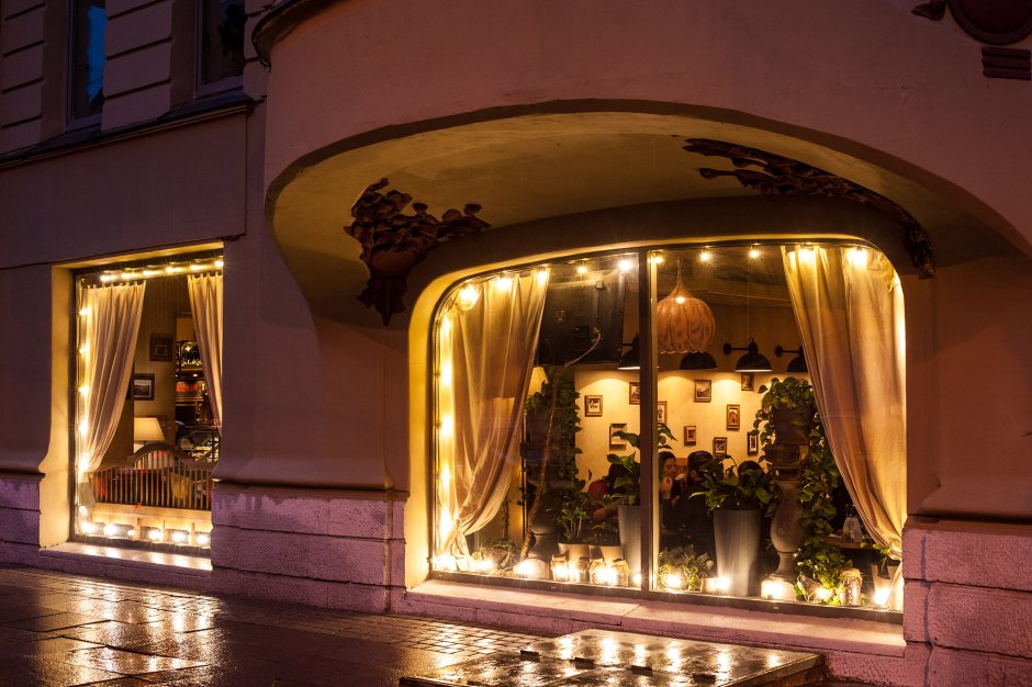 Подсветка для окон и витрин