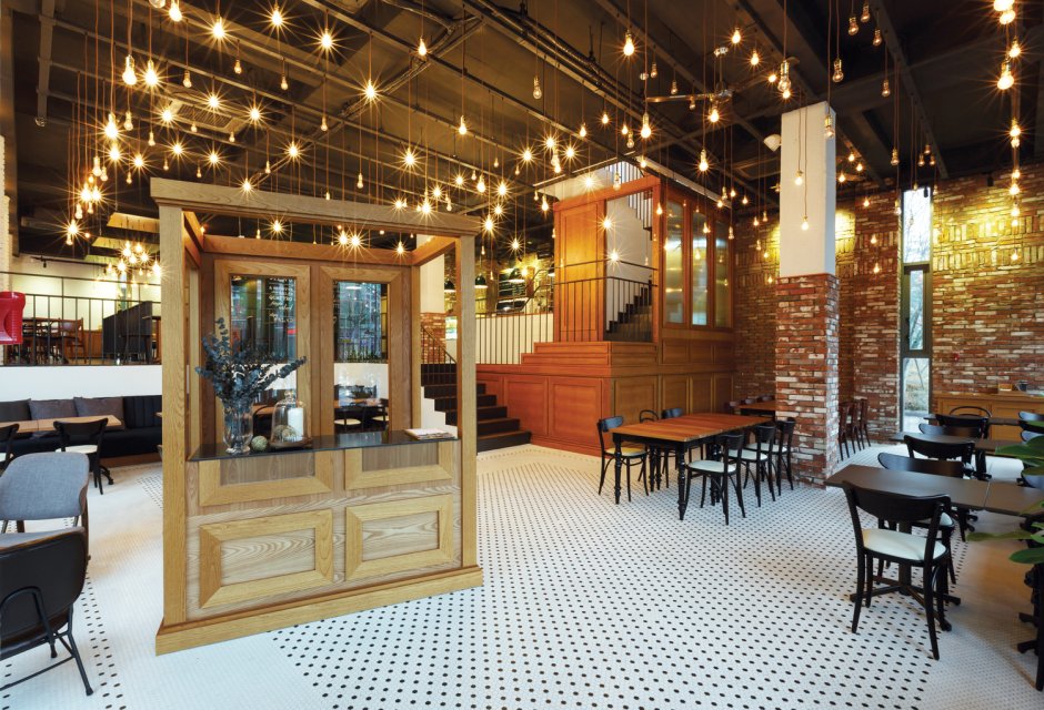 Ресторан внутри и снаружи