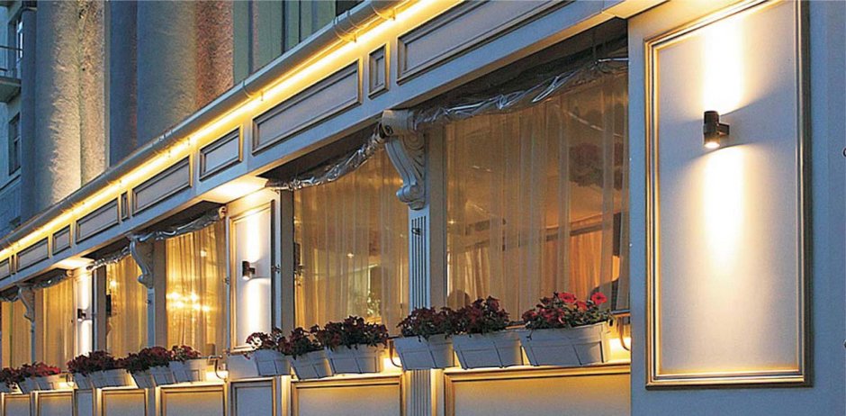 Подсветка фасадов кофейня