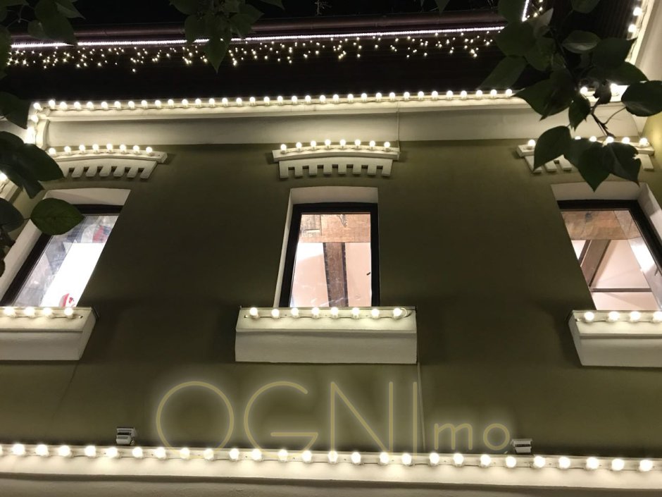 Украшение фасада кафе