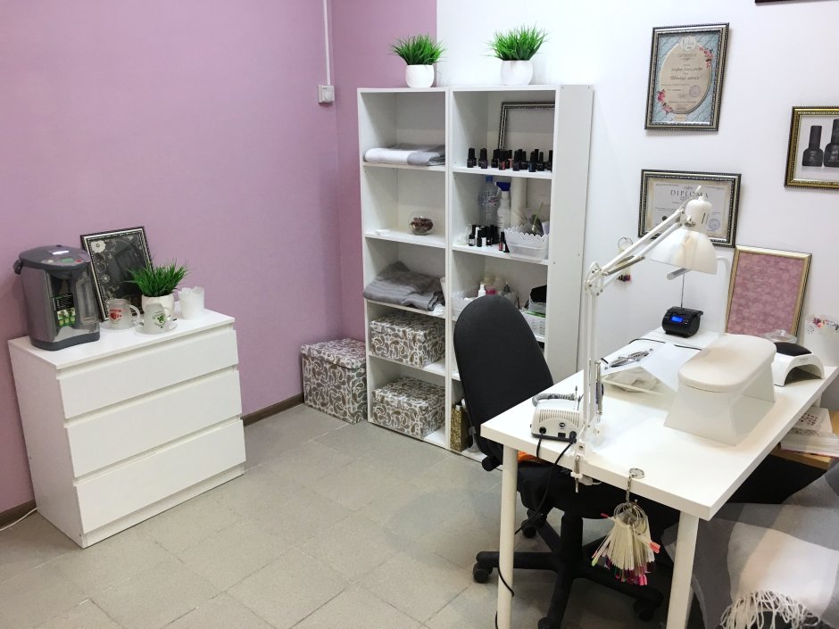 Тумбочка для косметики