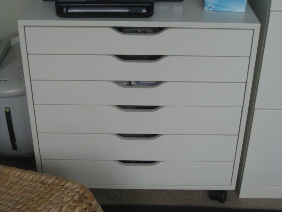 Комод для маникюра