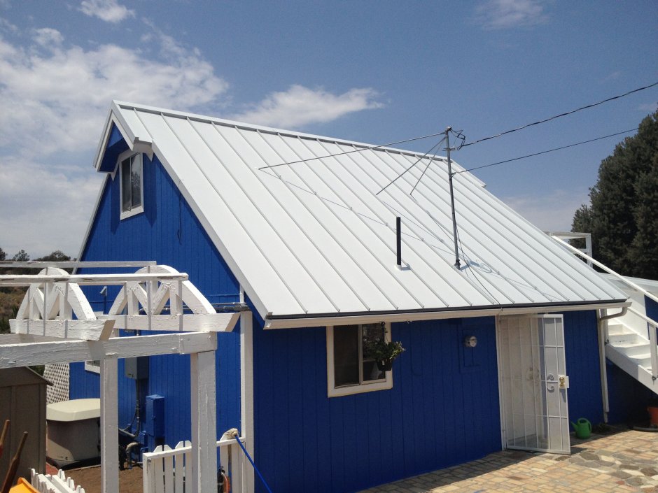 Дом с оцинкованной крышей
