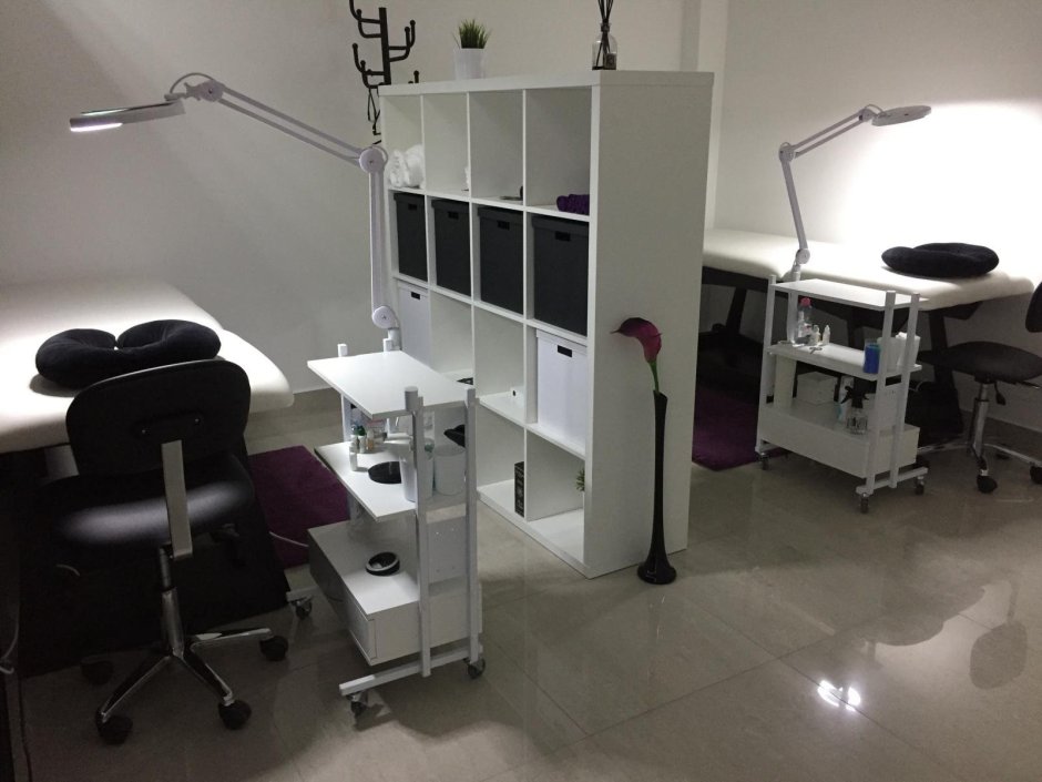 Стеллаж для маникюра