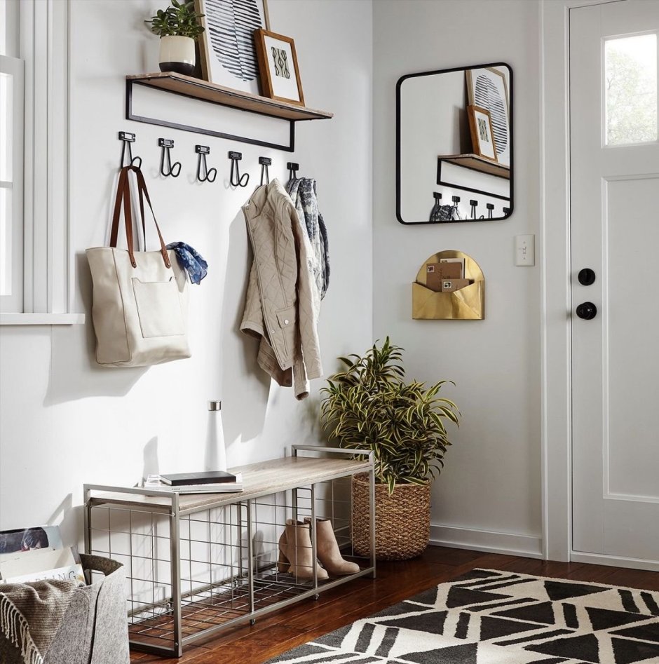 Прихожая в деревенском стиле