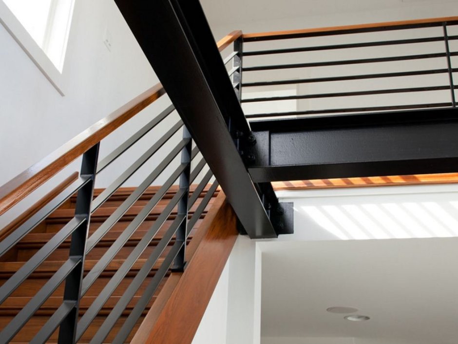 Металлическая лестница