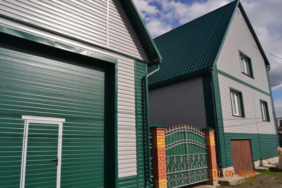 Сайдинг металлический Корабельная доска цвет зеленый мох (RAL 6005)