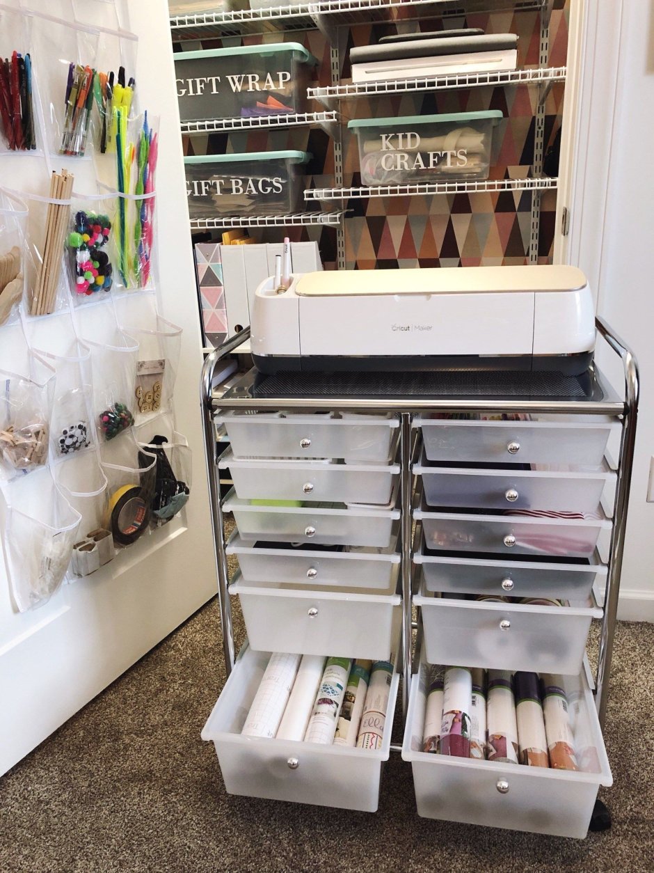 Мебель для ногтевой студии