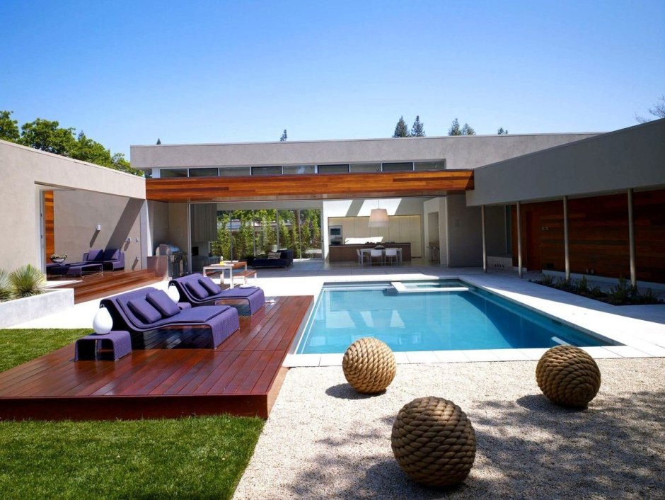 Одноэтажный дом с внутренним двориком