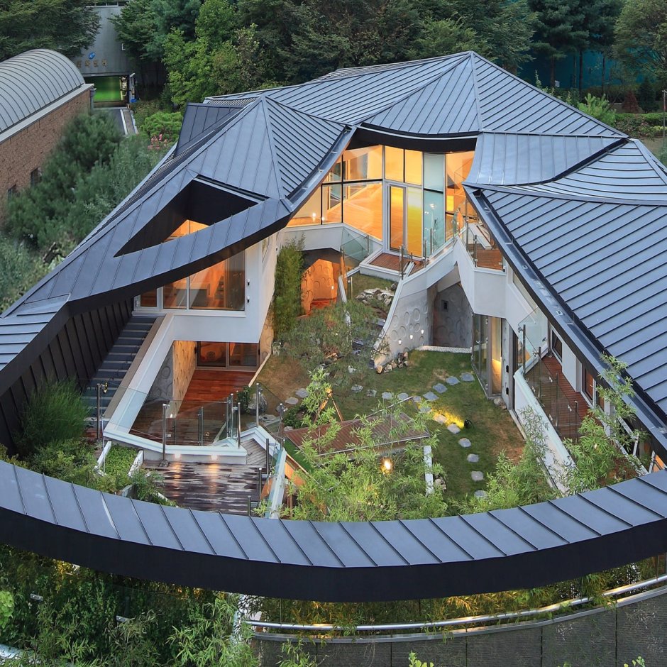 Домик с крытым внутренним двориком