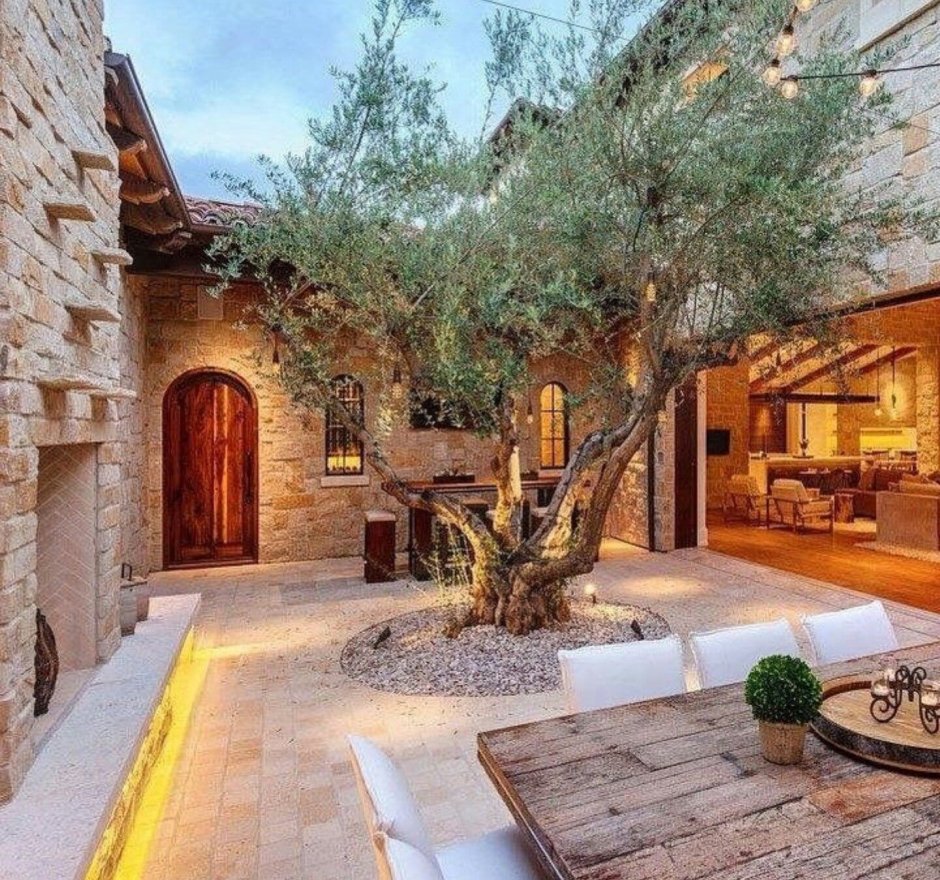 Испанский дом с внутренним двориком