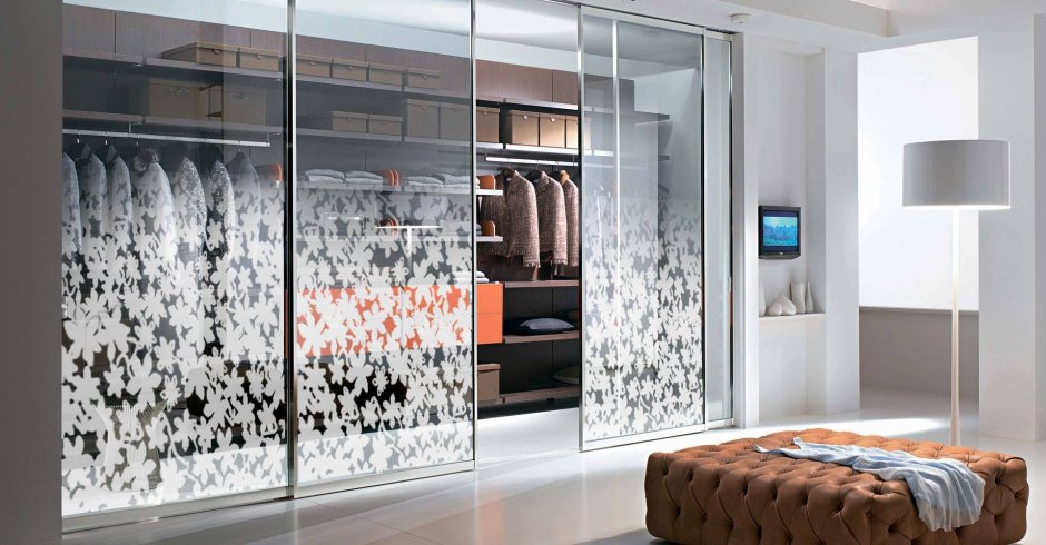 Зеркальная пленка на шкаф