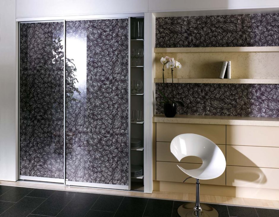 Декоративная пленка на зеркало шкафа купе