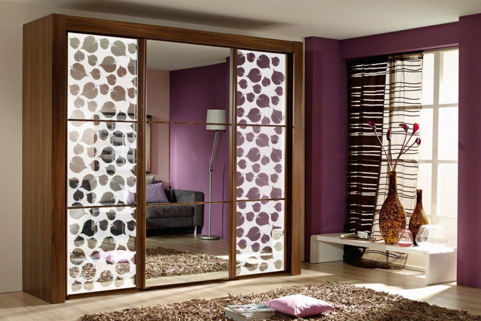 Шкаф купе с зеркалом