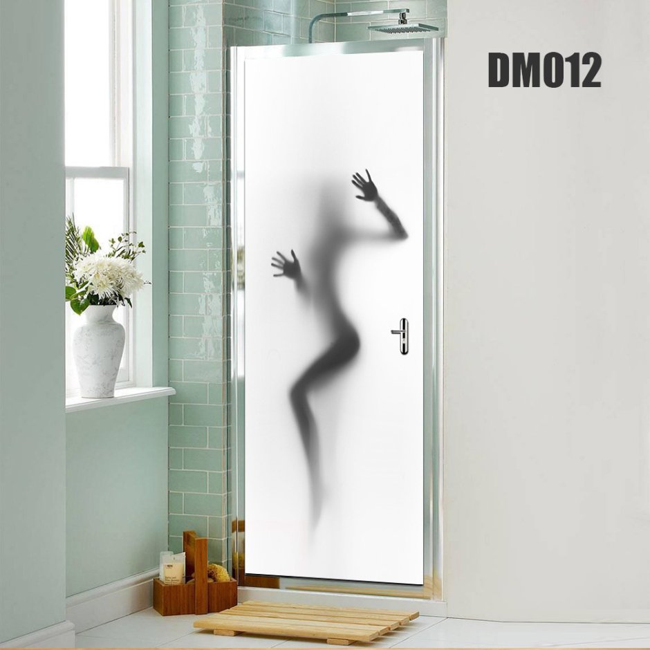 Дверь в ванную комнату