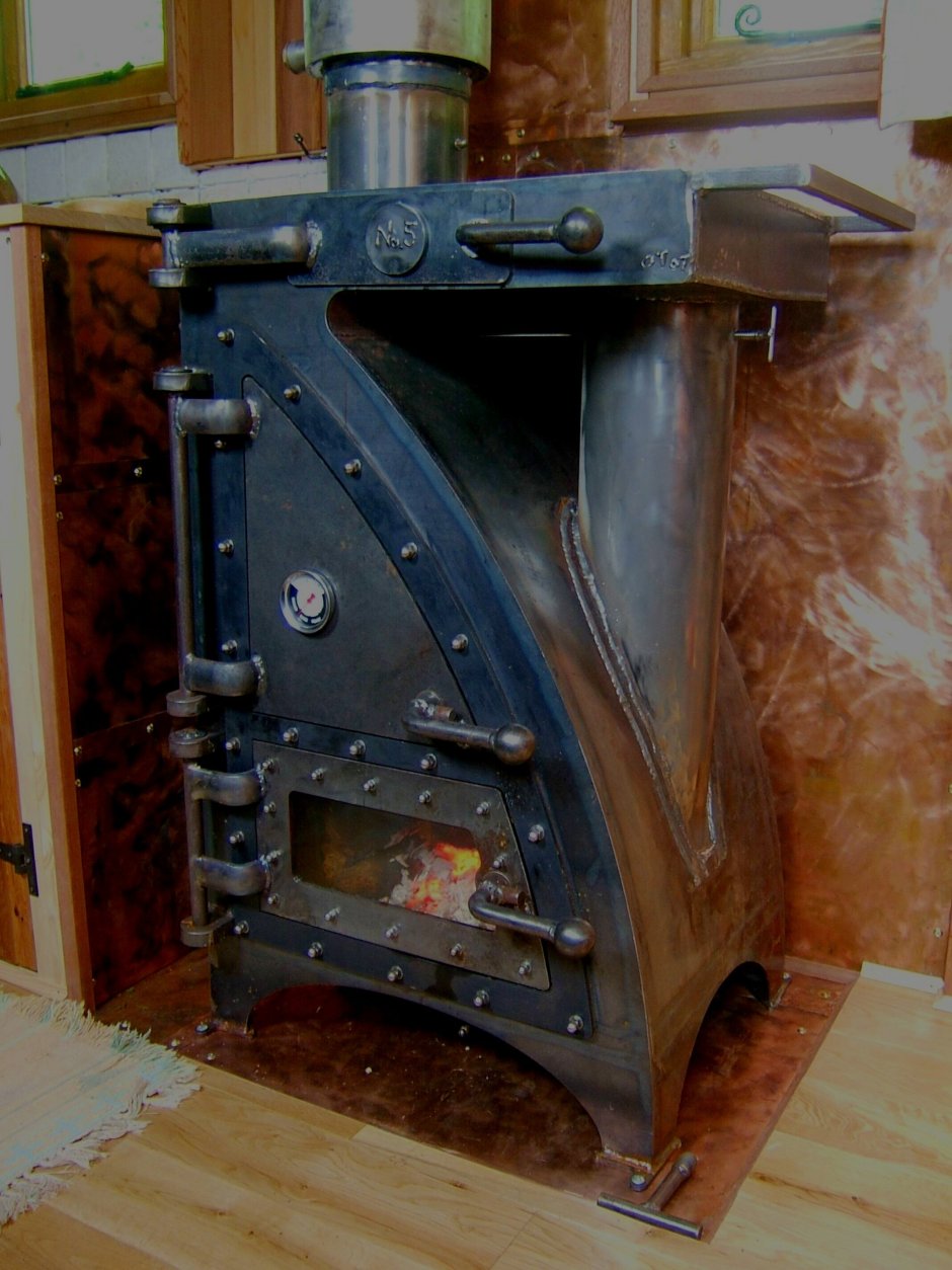 Металлическая печь с вентилятором