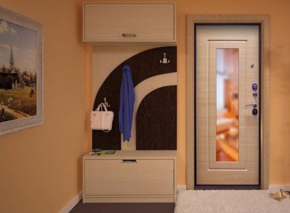 Входная дверь в квартиру с зеркалом