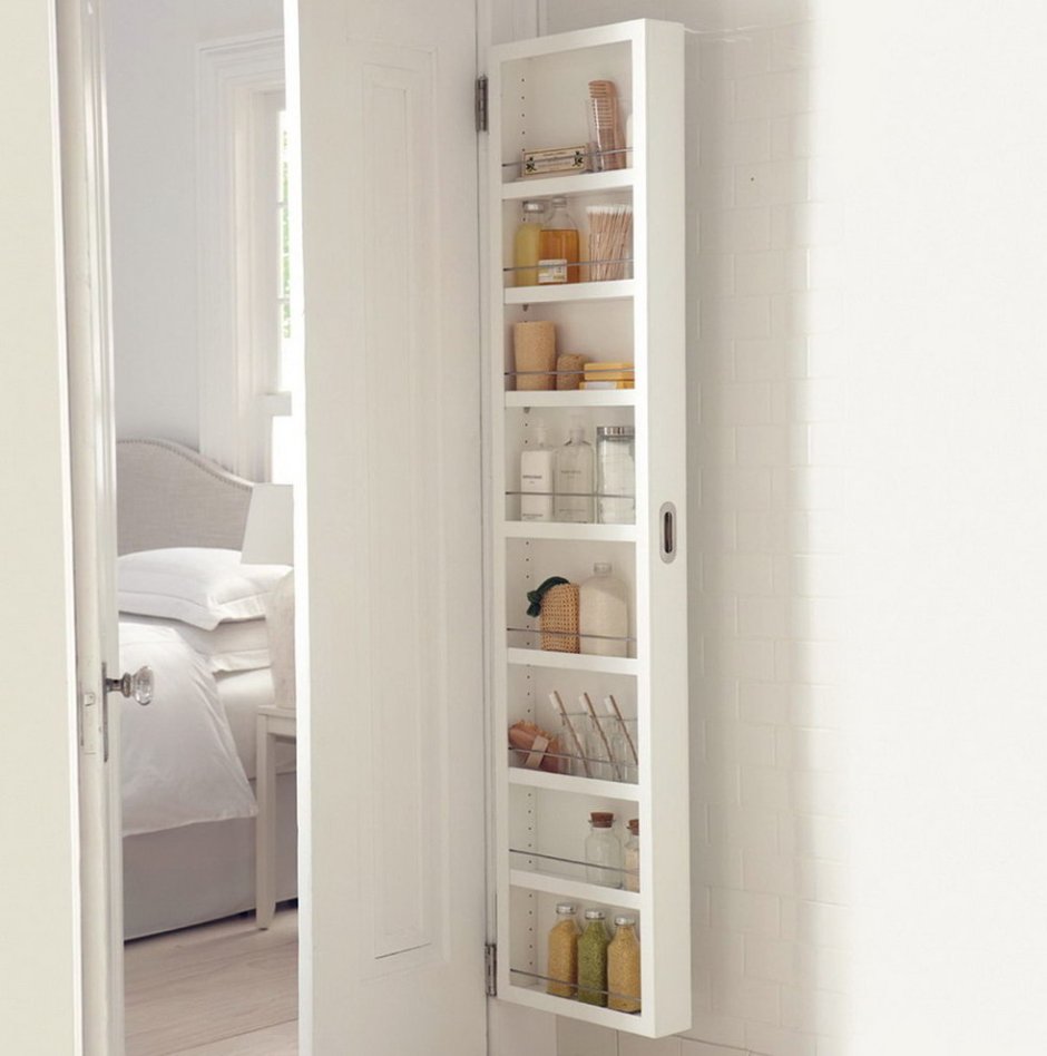 Хозяйственный шкаф для уборочного инвентаря